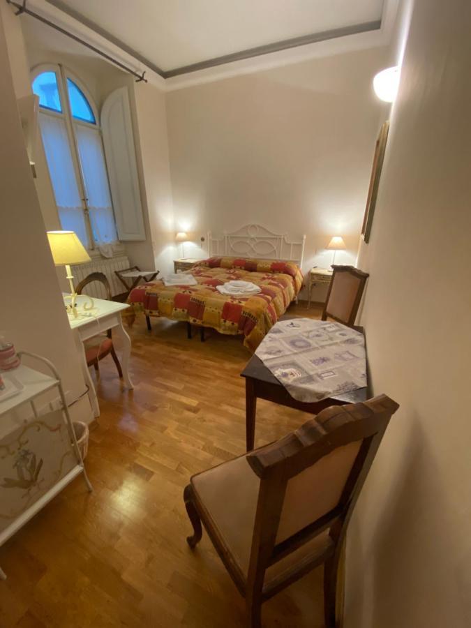 Bed and Breakfast Relais Del Duomo Florencia Exterior foto